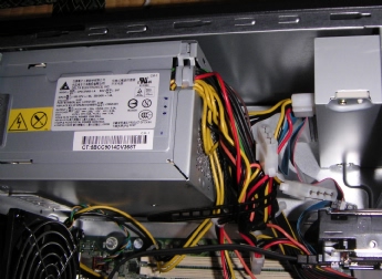 HP ProLiant ML115�̓d�����j�b�g