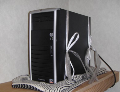 HP ProLiant ML115�̐ݒu��(�N���[�[�b�g�̒��ł�)