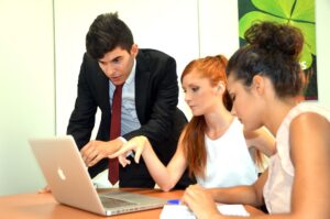 パッケージベンダーとは